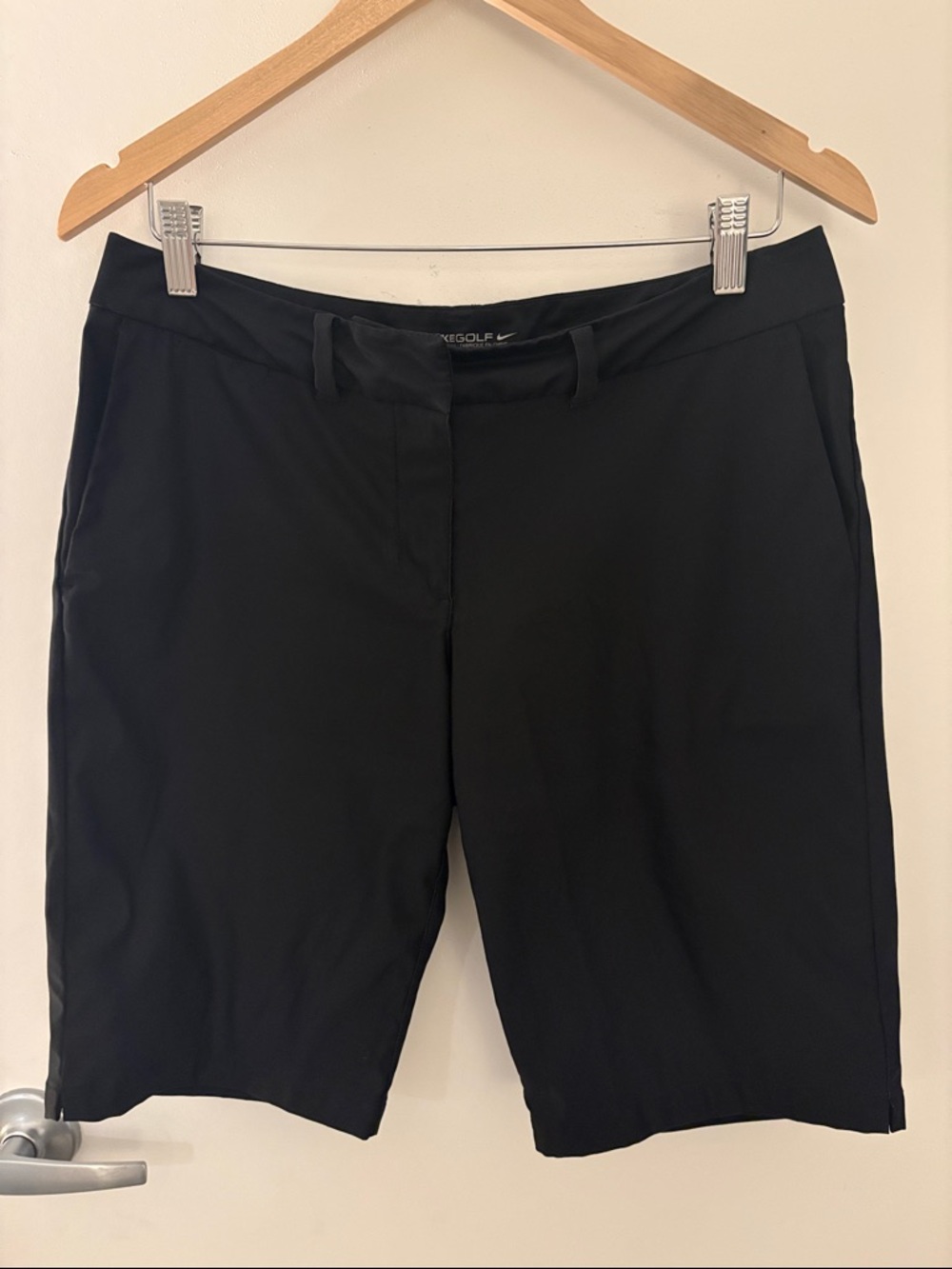Nike Woman’s Golf Dri Fit Black Preppy Bermuda Golf Shorts SZ 6
